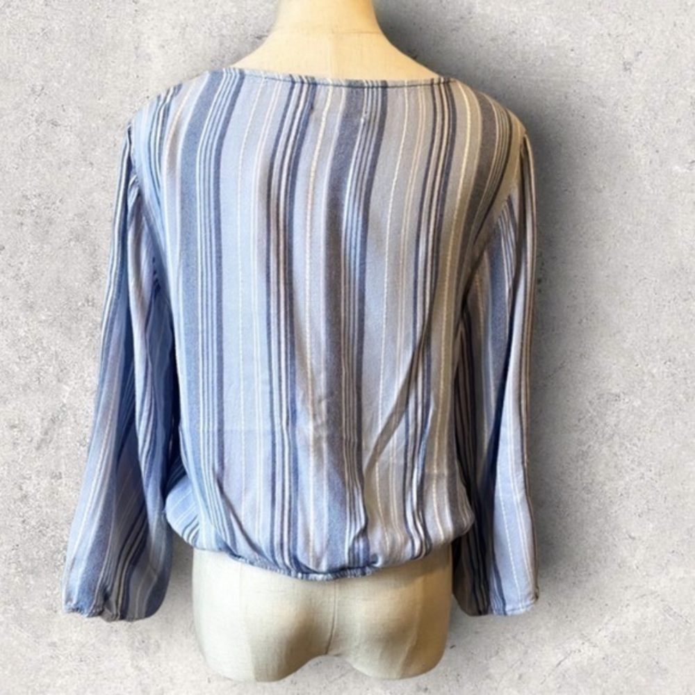 •American Eagle• Juniors button down cropped style shirt‎ - Picture 6 of 8